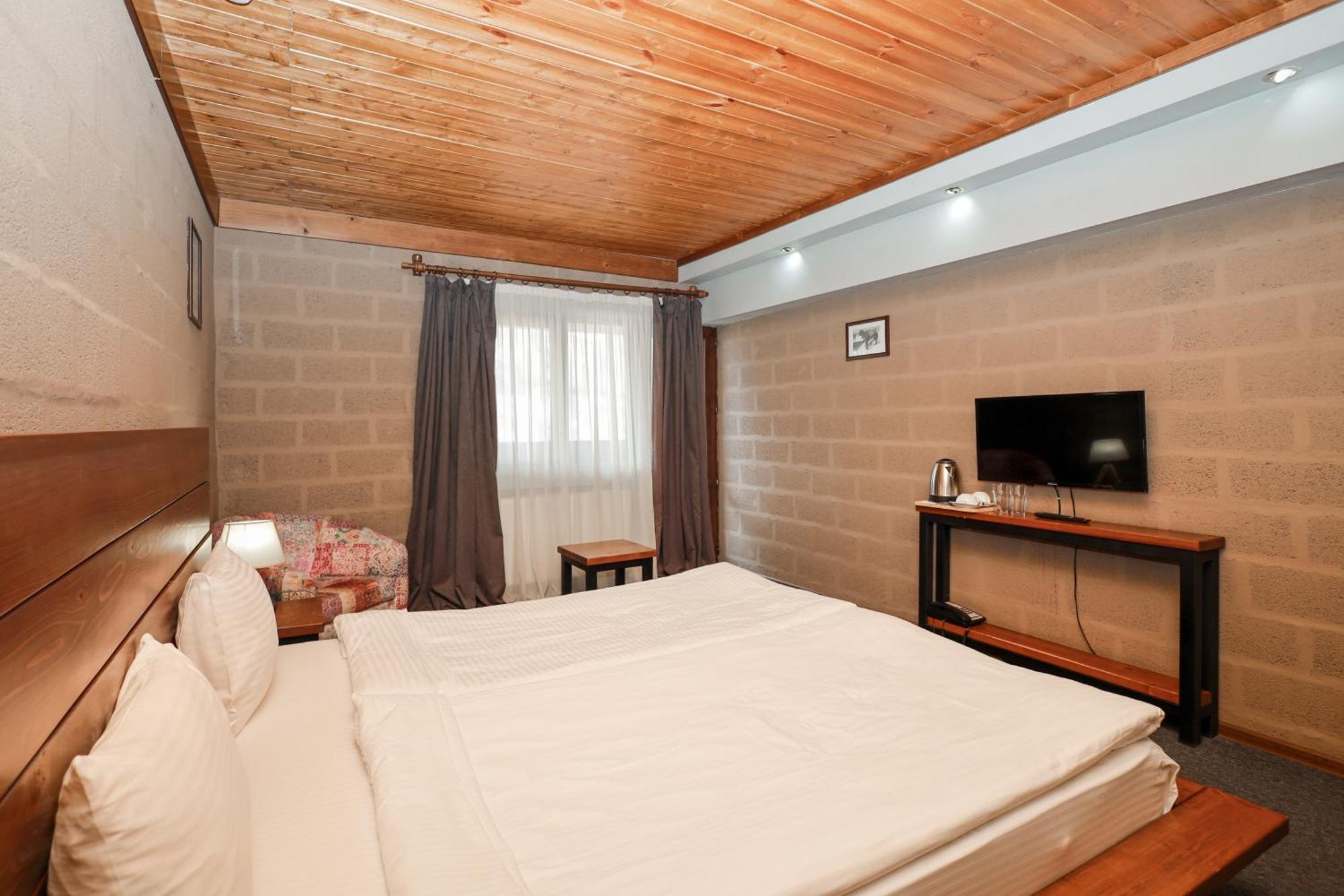 Alpine Lounge Boutique Hotel Kazbegi Exterior foto