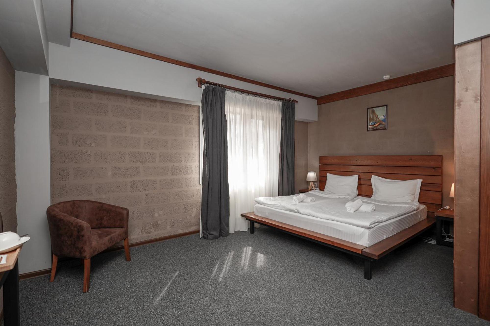 Alpine Lounge Boutique Hotel Kazbegi Exterior foto